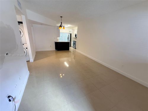 102-8025 Lake Dr, Doral, FL, 33166 | Card Image