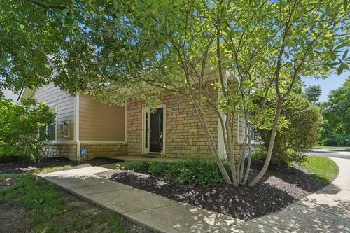 15-8004 Flint Run Pl, Columbus, OH, 43235-6450 | Card Image