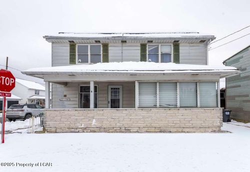 10 Center St, KELAYRES, PA, 18231-7300 | Card Image