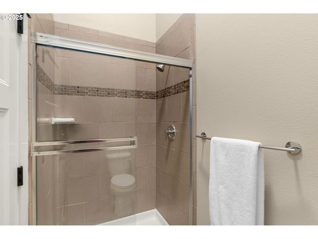 Attached Bathroom #1 | Image 21
