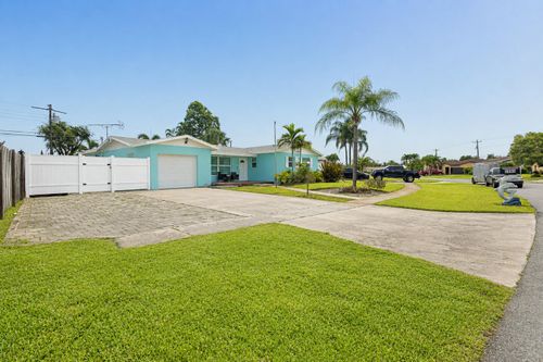 2395 Edgewater Dr, West Palm Beach, FL, 33406-8713 | Card Image