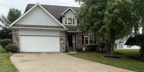 8166 Versailles Pl, Macedonia, OH, 44056-2334 | Card Image