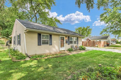 817 Roselyn Dr, Rantoul, IL, 61866-1660 | Card Image