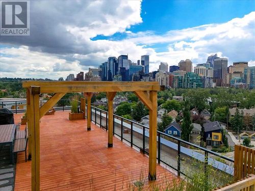 327 9a St Nw, Calgary, AB, T2N1T7 | Card Image
