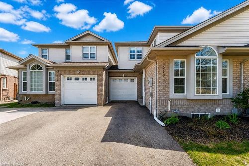 550 Dansbury Drive, Waterloo, ON, N2K4E2 | Card Image
