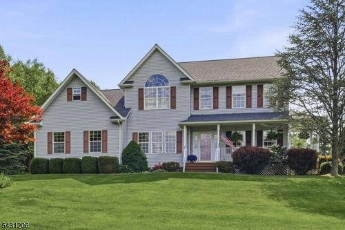 8 Links Ct, Sparta, NJ, 07871-3566 | Card Image