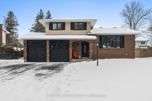 12 Butterfield Rd, Munster, ON, K0A3P0 | Card Image
