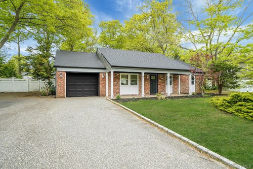 41 Winside Ln, Coram, NY, 11727-1134 | Card Image