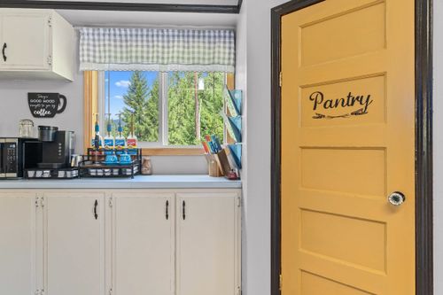 762 Mahoney Rd, Colville, WA, 99114-9705 | Card Image