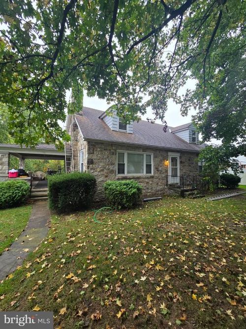 5692 Allentown Pike, READING, PA, 19605-9232 | Card Image