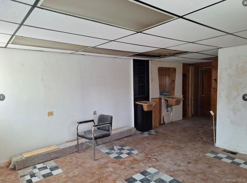 40-42 E Main Street, Middletown, NY, 10940 | Card Image