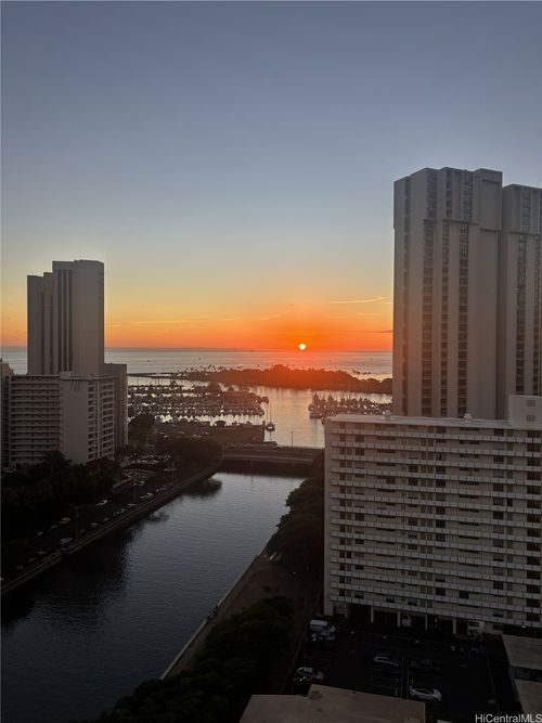 2208-1848 Kahakai Dr, Honolulu, HI, 96814-4813 | Card Image