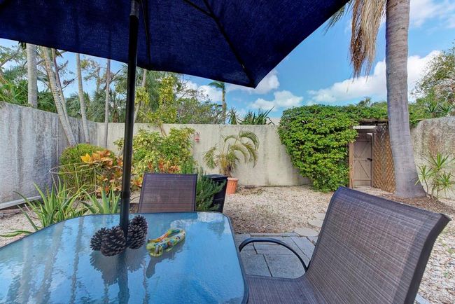 597 Lakeside Dr, Condo with 2 bedrooms, 2 bathrooms and null parking in BRADENTON FL | Image 15