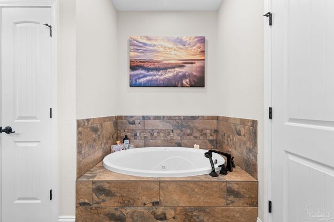 9241 Sage Forest Ln, House other with 3 bedrooms, 3 bathrooms and 2 parking in Pace FL | Image 22