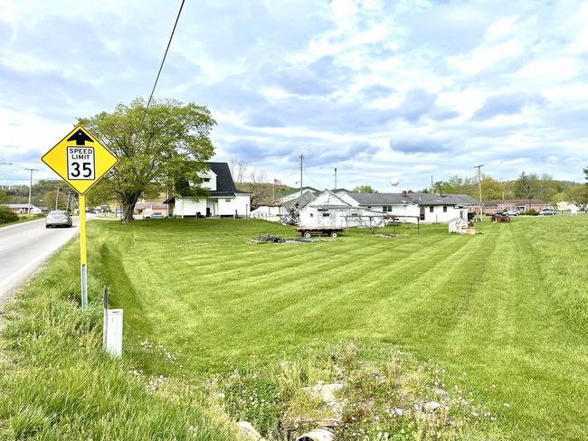 303 - 301-303 3 Rd St, Home with 3 bedrooms, 1 bathrooms and null parking in Beaver OH | Image 17