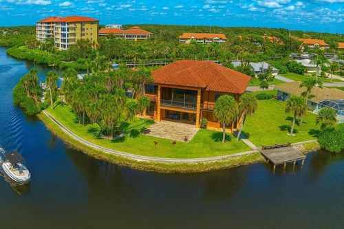135 Tina Island Dr, OSPREY, FL, 34229-9611 | Card Image