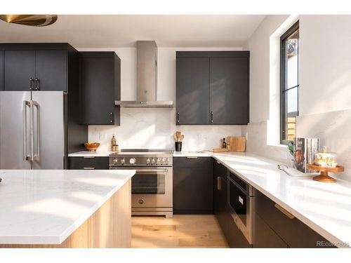 804 Dahlia St, Denver, CO, 80220-4211 | Card Image