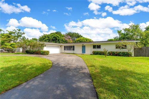 8255 Sw 134th St, Pinecrest, FL, 33156-6633 | Card Image