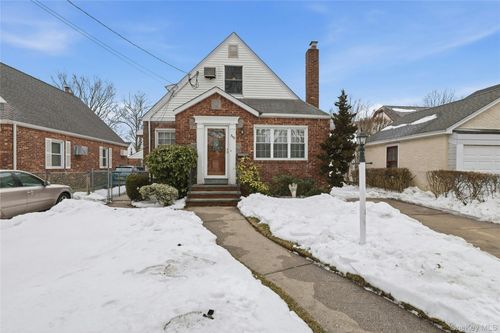 348 Carnation Ave, Floral Park, NY, 11001-3438 | Card Image
