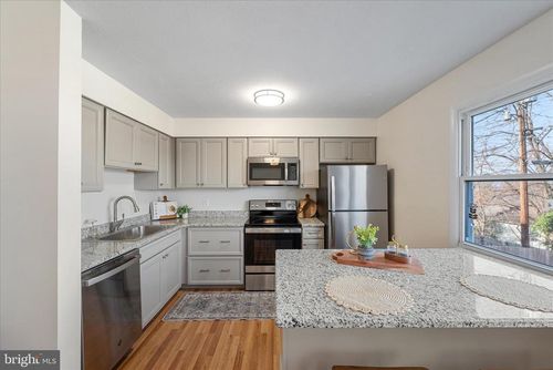 136 Scott St, FRONT ROYAL, VA, 22630-2218 | Card Image