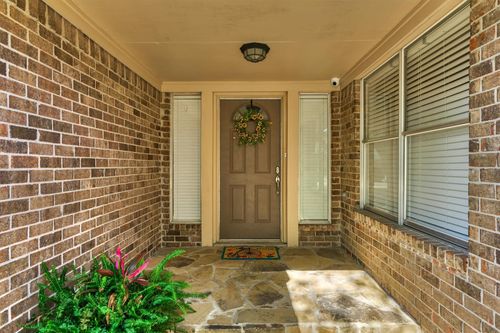 42 Devonshire Dr, Conroe, TX, 77304-2746 | Card Image