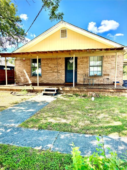 512 S Nueces St, Coleman, TX, 76834-3923 | Card Image