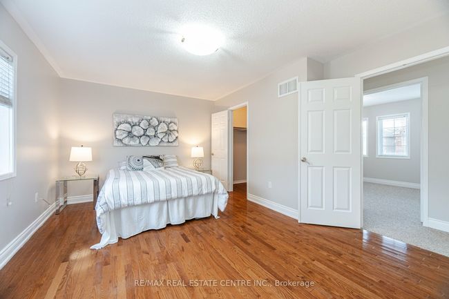1016 Mccuaig Dr, House other with 4 bedrooms, 4 bathrooms and 2 parking in Milton ON | Image 27