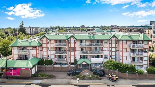 442 - 22661 Lougheed Highway, Condo with 2 bedrooms, 1 bathrooms and 1 parking in Maple Ridge BC | Image 1