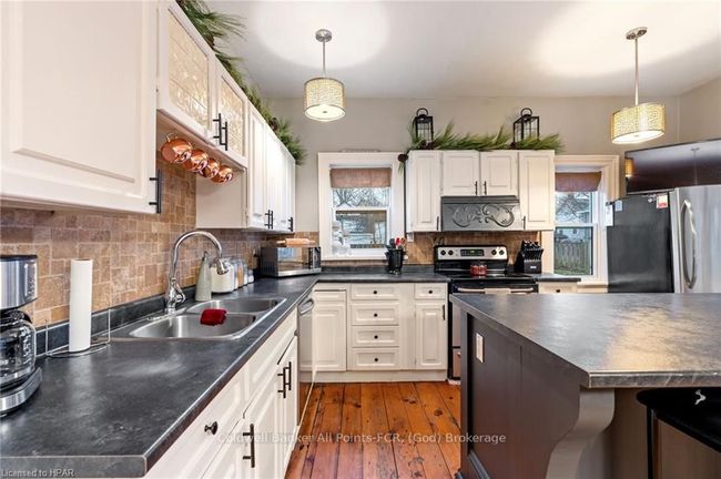 108 Trafalgar St, House other with 2 bedrooms, 2 bathrooms and 4 parking in Goderich ON | Image 13