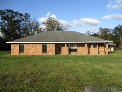 58630 La Hwy 404, House other with 4 bedrooms, 2 bathrooms and null parking in White Castle LA | Image 1