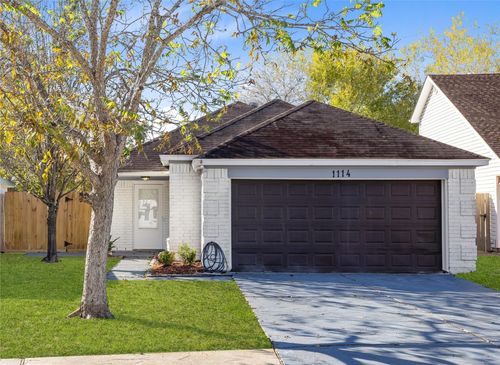 1114 Lochmoor Lane, Pearland, TX, 77546 | Card Image