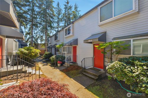 e2-105 146th Ave Se, Bellevue, WA, 98007-5138 | Card Image