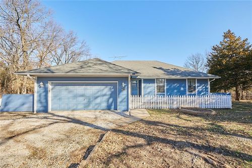 3253 Concord Church Rd, Bates City, MO, 64011-8410 | Card Image