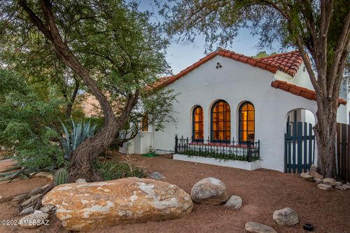 2422 E 1st St, Tucson, AZ, 85719-4911 | Card Image