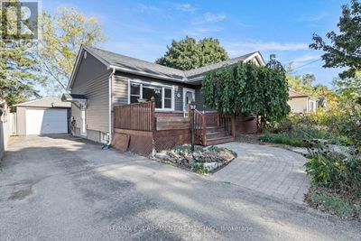 64 Bland Ave, House other with 3 bedrooms, 2 bathrooms and 3 parking in Stoney Creek ON | Image 1