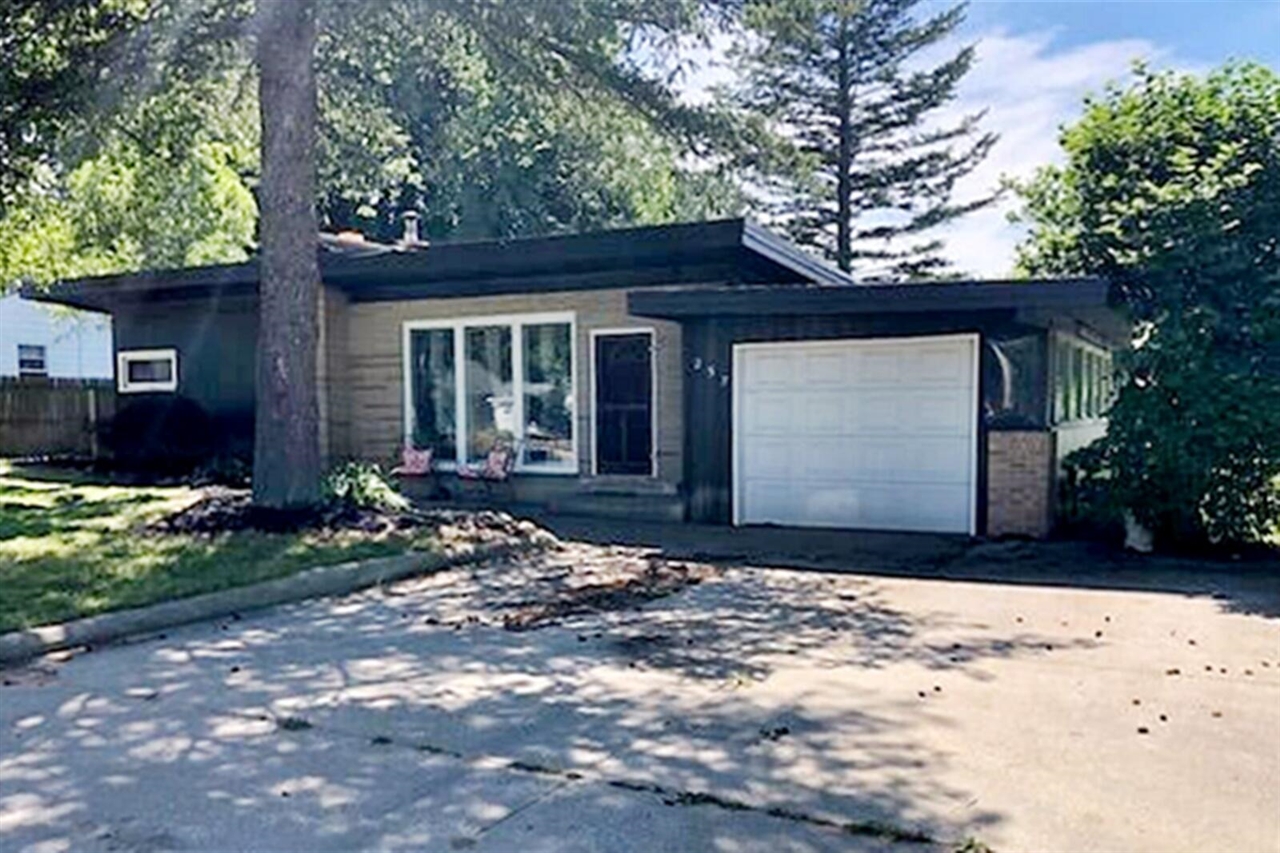 Edgar St, Lakeview, MI 48850