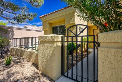 0 - 2544 Highvale Drive, Townhouse with 3 bedrooms, 1 bathrooms and null parking in Las Vegas NV | Image 3