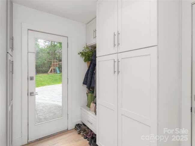 Mud Room Off Garage | Image 28