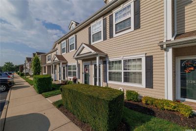 1129 - 1129 Willow Lane, Condo with 2 bedrooms, 2 bathrooms and null parking in Valley Stream NY | Image 2