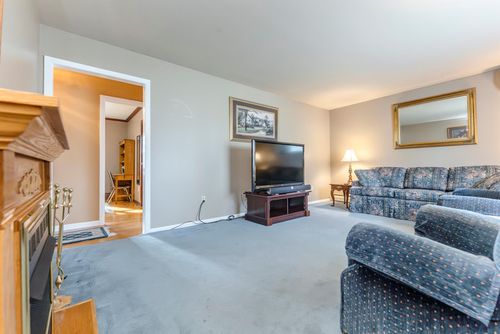 8 Vans Ter, Lake Katrine, NY, 12449-5204 | Card Image