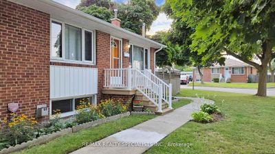 31 Brisco St, House other with 3 bedrooms, 2 bathrooms and 6 parking in Brampton ON | Image 2