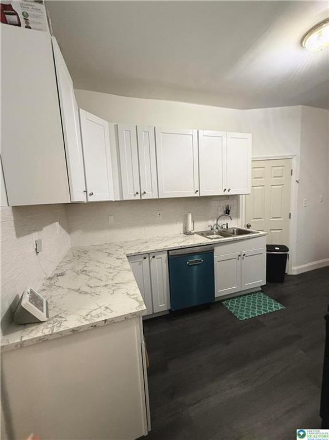 APT-1 - 614 N 8 Th St, House other with 2 bedrooms, 1 bathrooms and null parking in Allentown PA | Image 4