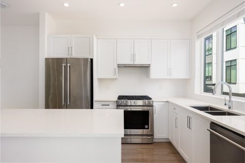15-16433 19th Avenue, Surrey, BC, V3Z0Z1 | Card Image