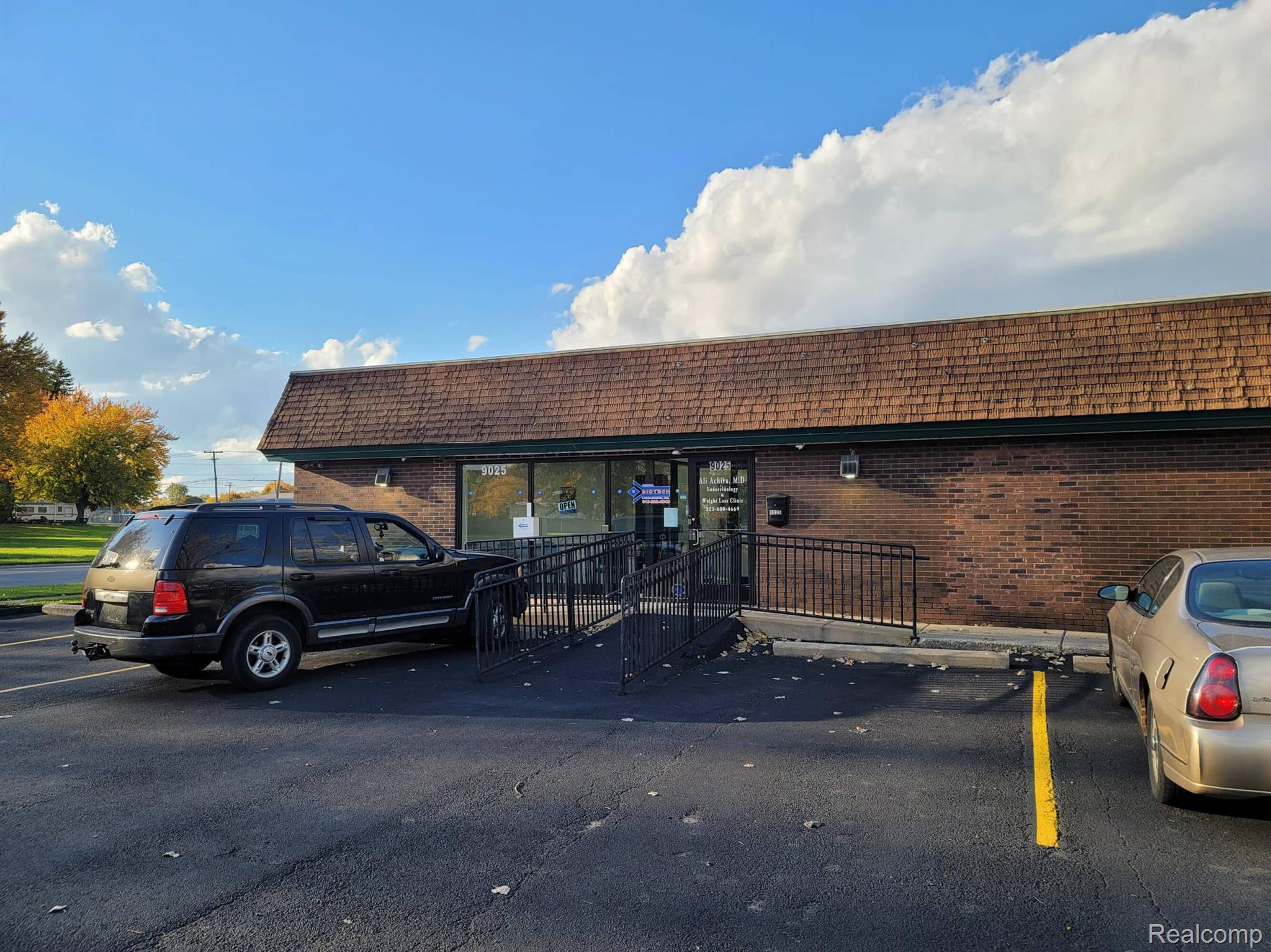 9025 Pardee Rd, Taylor, MI 48180