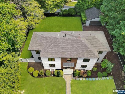 29 Woodland Park Dr, Tenafly, NJ, 07670-3026 | Card Image