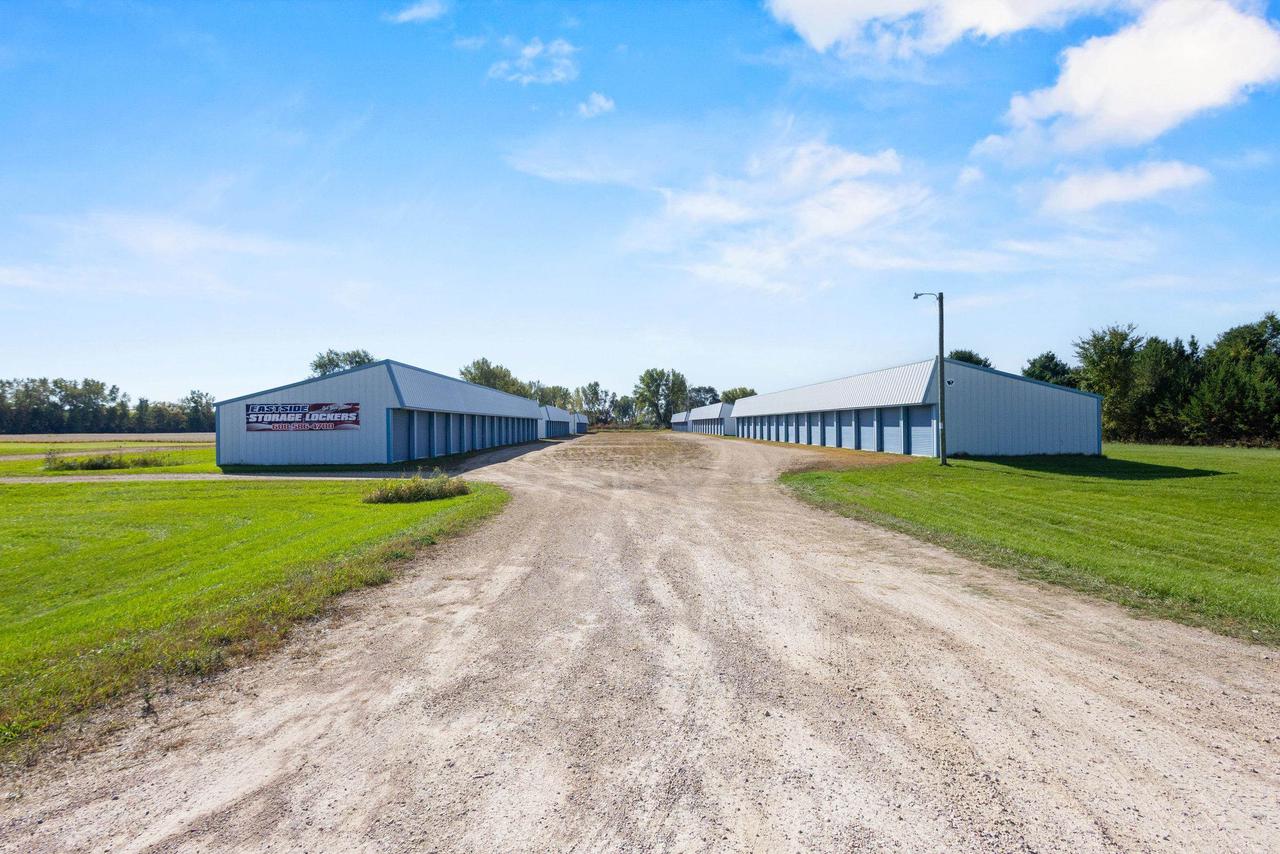1350 E Ormsby St, Oxford, WI 53952