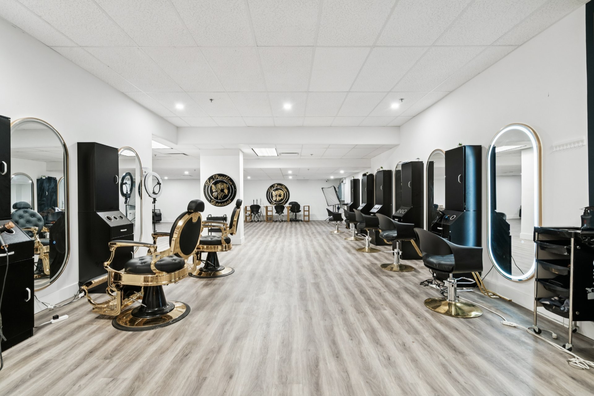 Commercial Sale in Westmount 3