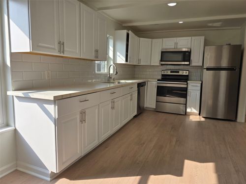 505 Park Ln, Pasadena, TX, 77506-2225 | Card Image