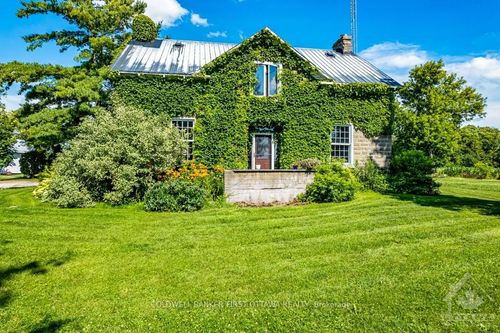 1453 Blakeney Rd, Pakenham, ON, K0A2X0 | Card Image