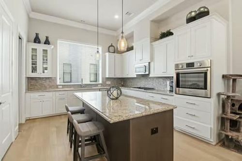 2302 Kolbe Grove Ln, Houston, TX, 77080-1466 | Card Image